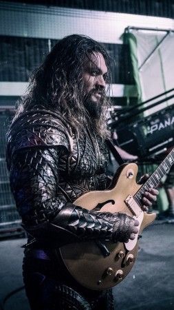 Aquaman_Momoa_96.jpg